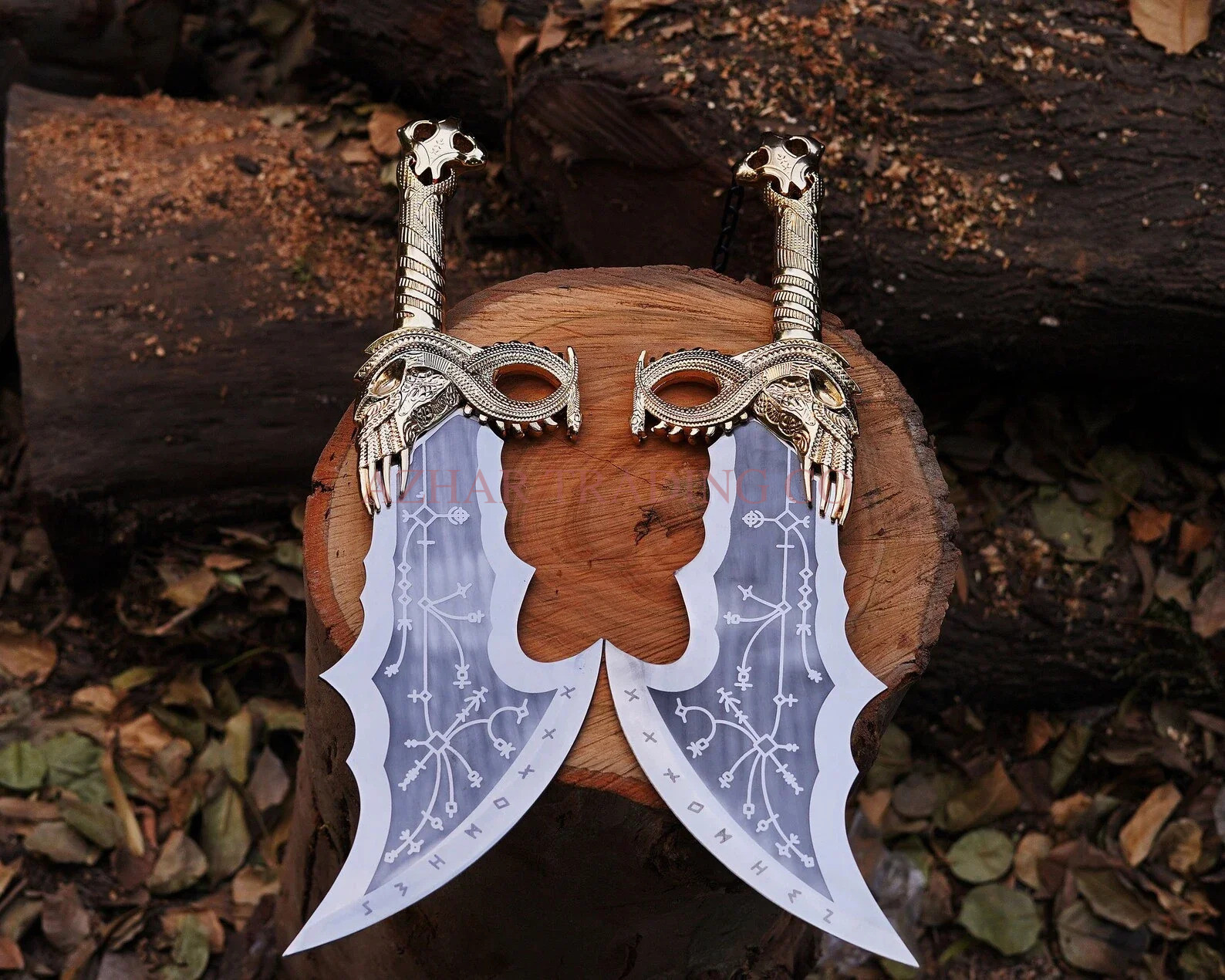 God of War Blades of Chaos Replica Set – Gold-Plated Handles image 3