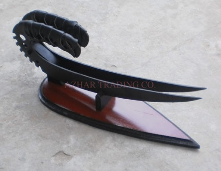 Riddick Nightstalker Double Saber Claw Set Replica image 2