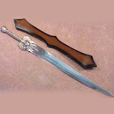Final Fantasy X-2 Paine Skull Sword Replica image 3