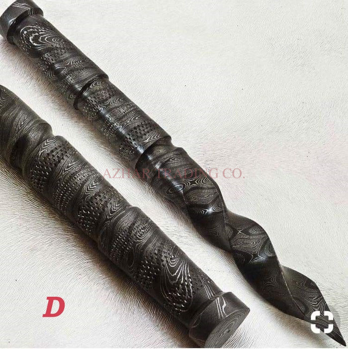 Handmade Damascus Tri-Edge Dagger image 4